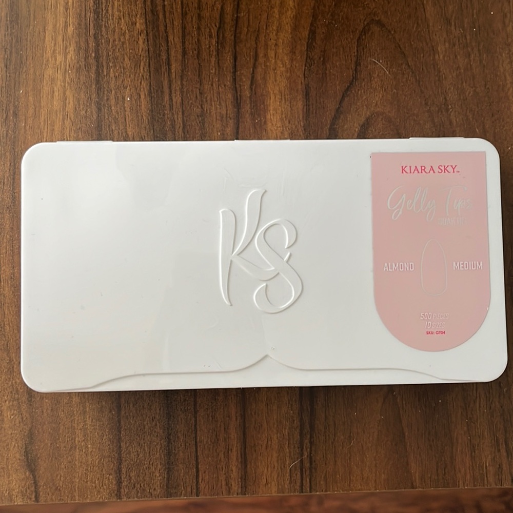 Kiara Sky Almond Medium